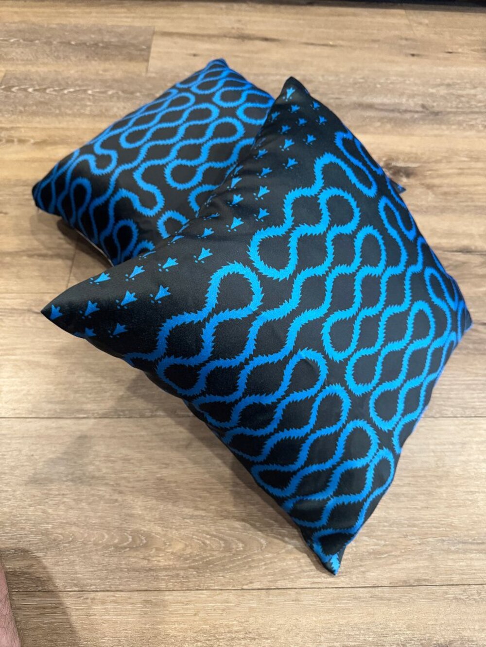 Westwood inspired Blue Squiggle cushion cover.